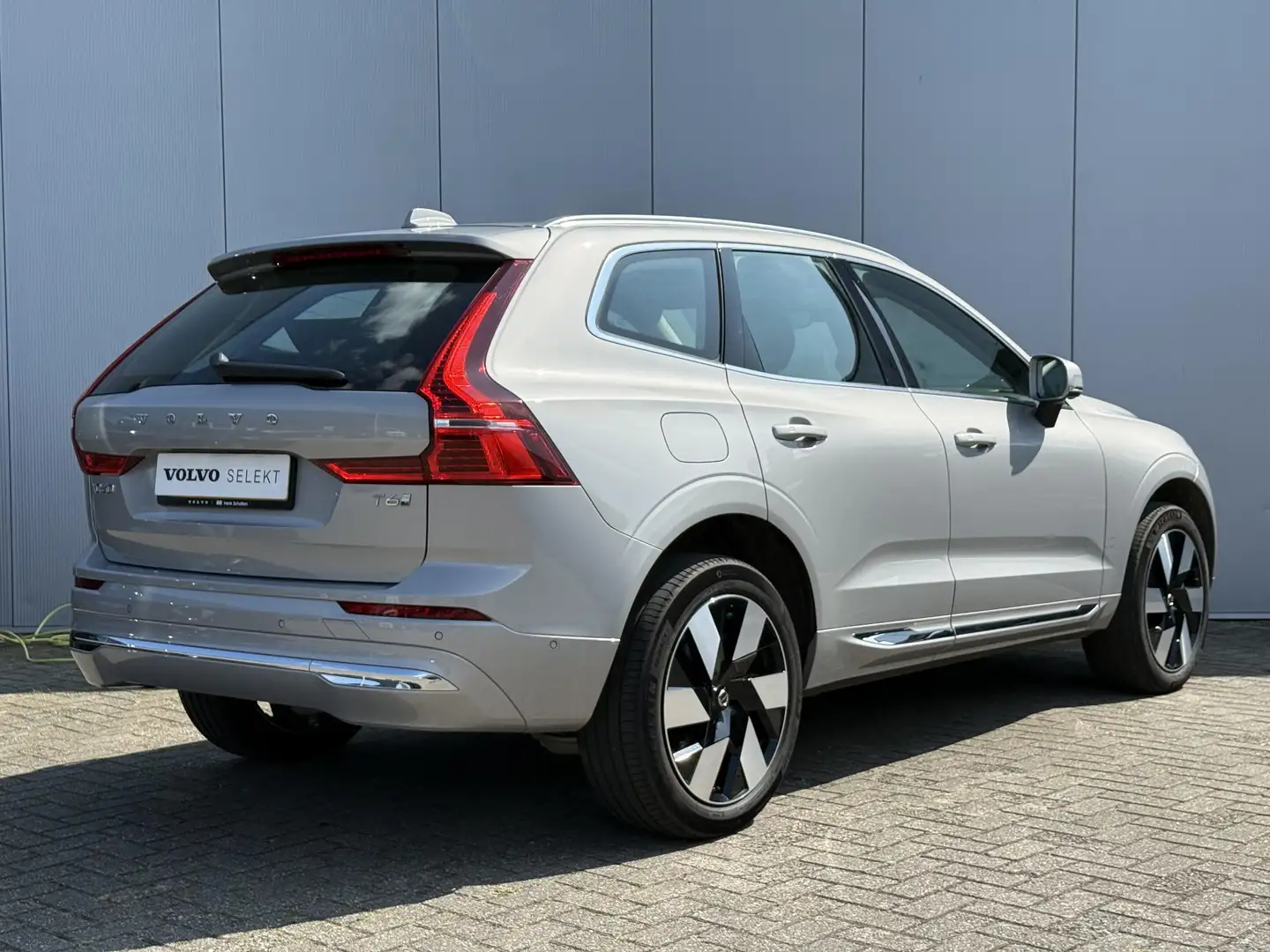 Volvo XC60 T6 Automaat Recharge Ultimate Bright, Panoramadak Grigio - 2