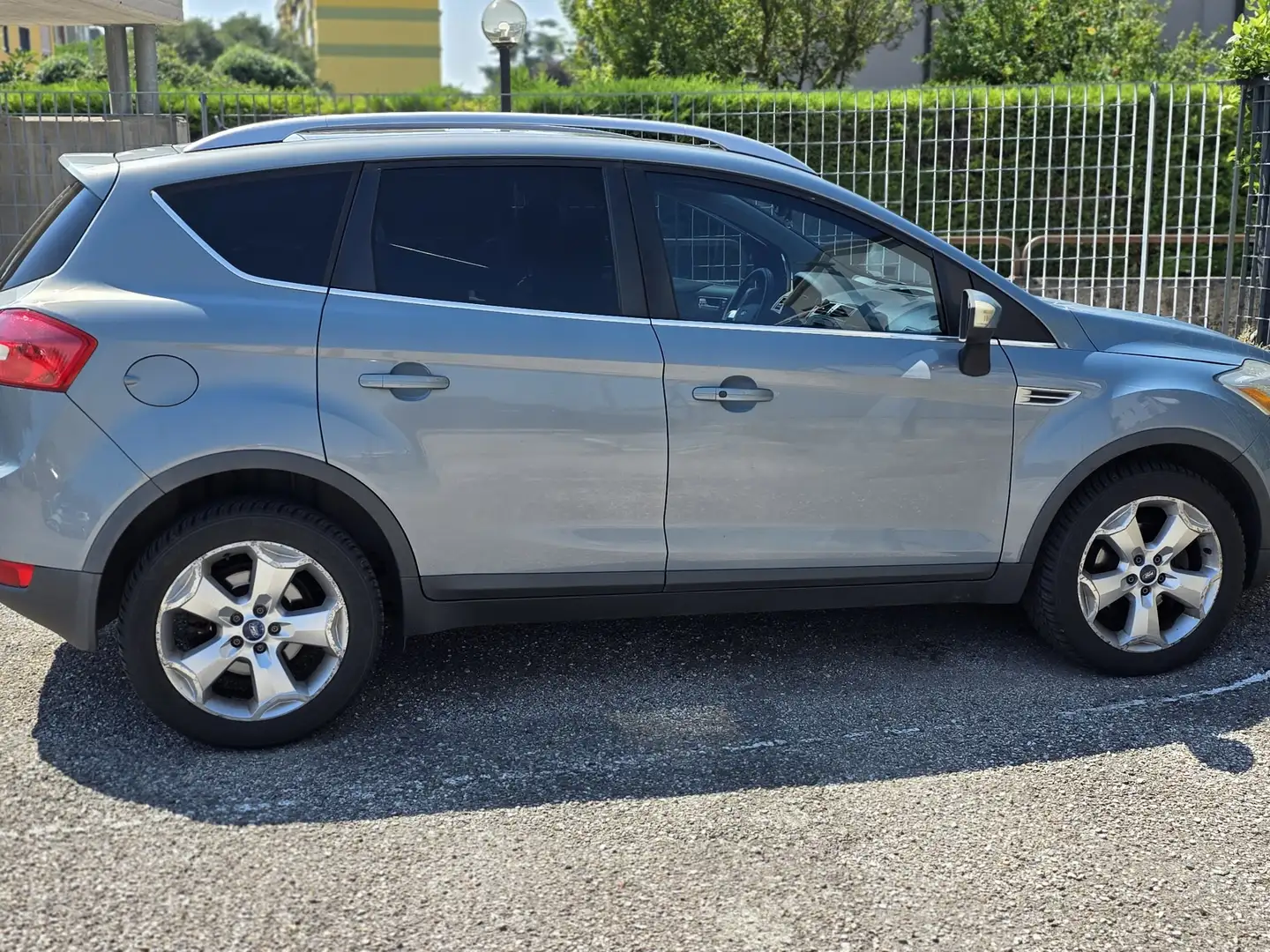 Ford Kuga 2.0 tdci Titanium 4wd 136cv dpf - 1