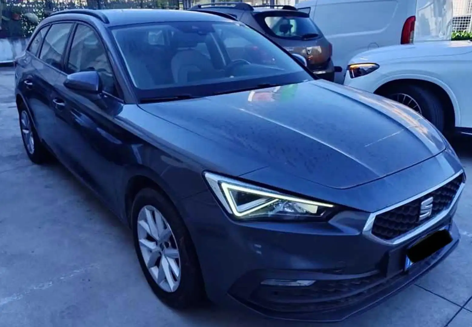 SEAT Leon Leon Sportstourer 1.5 eTSI 150 CV DSG Business Grigio - 1