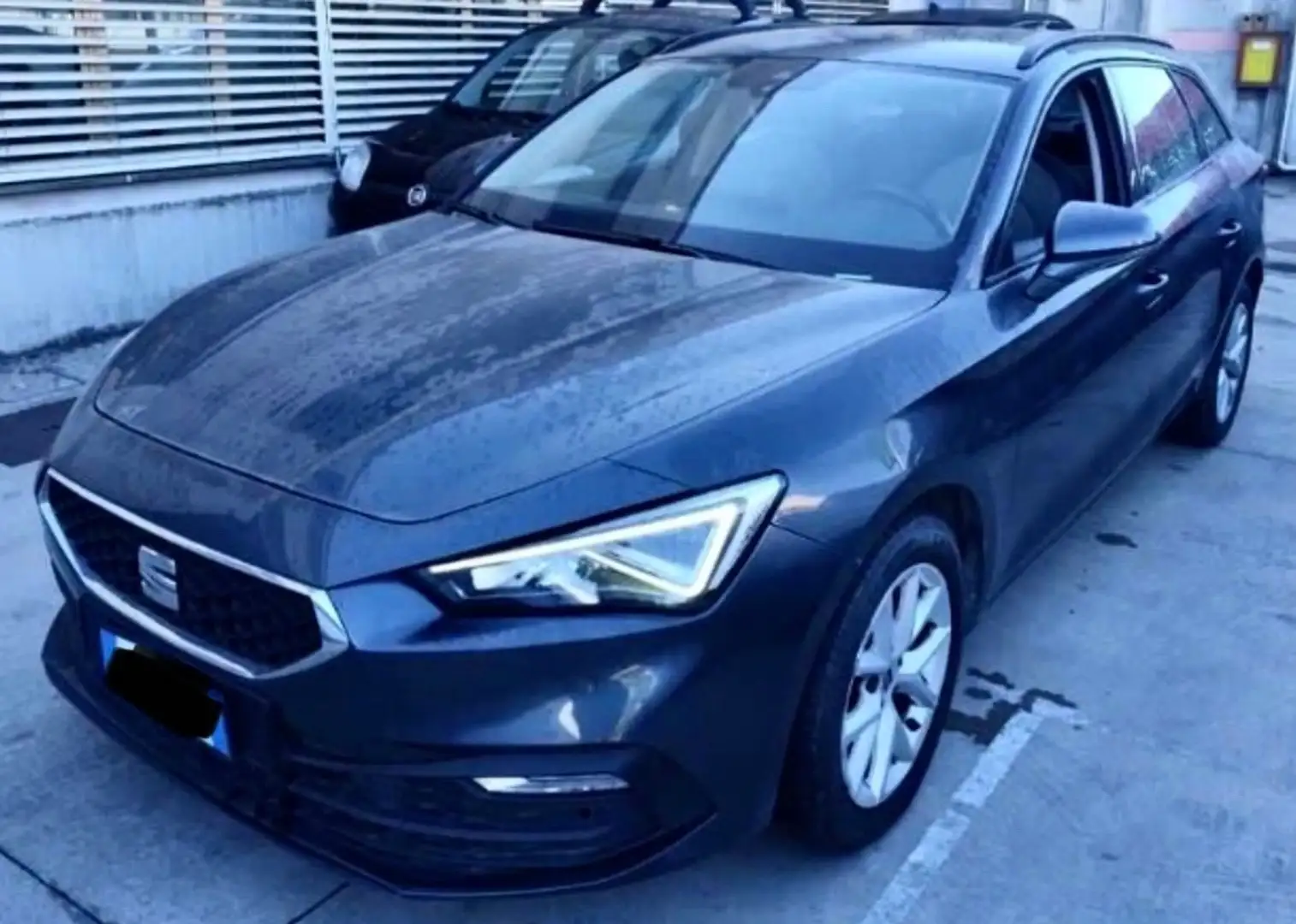 SEAT Leon Leon Sportstourer 1.5 eTSI 150 CV DSG Business Grigio - 2