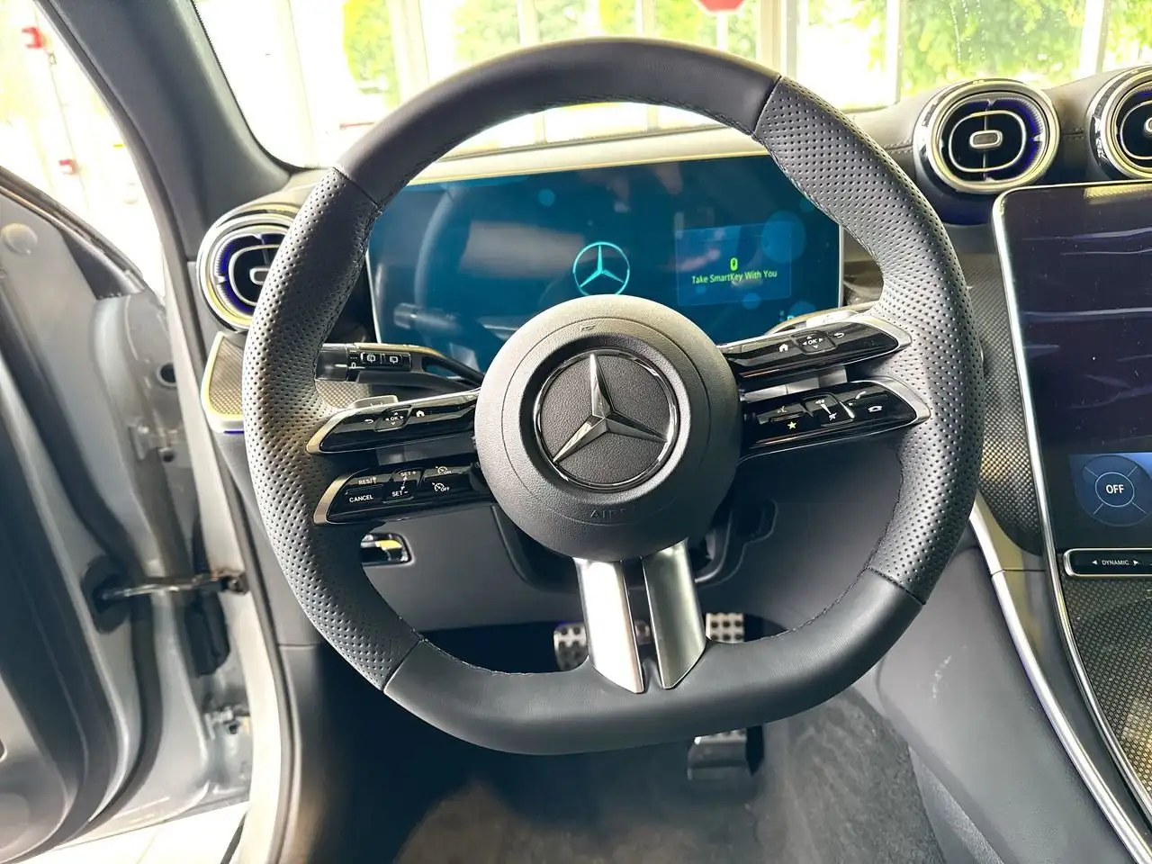 Mercedes-Benz GLC снимка Mercedes-Benz GLC