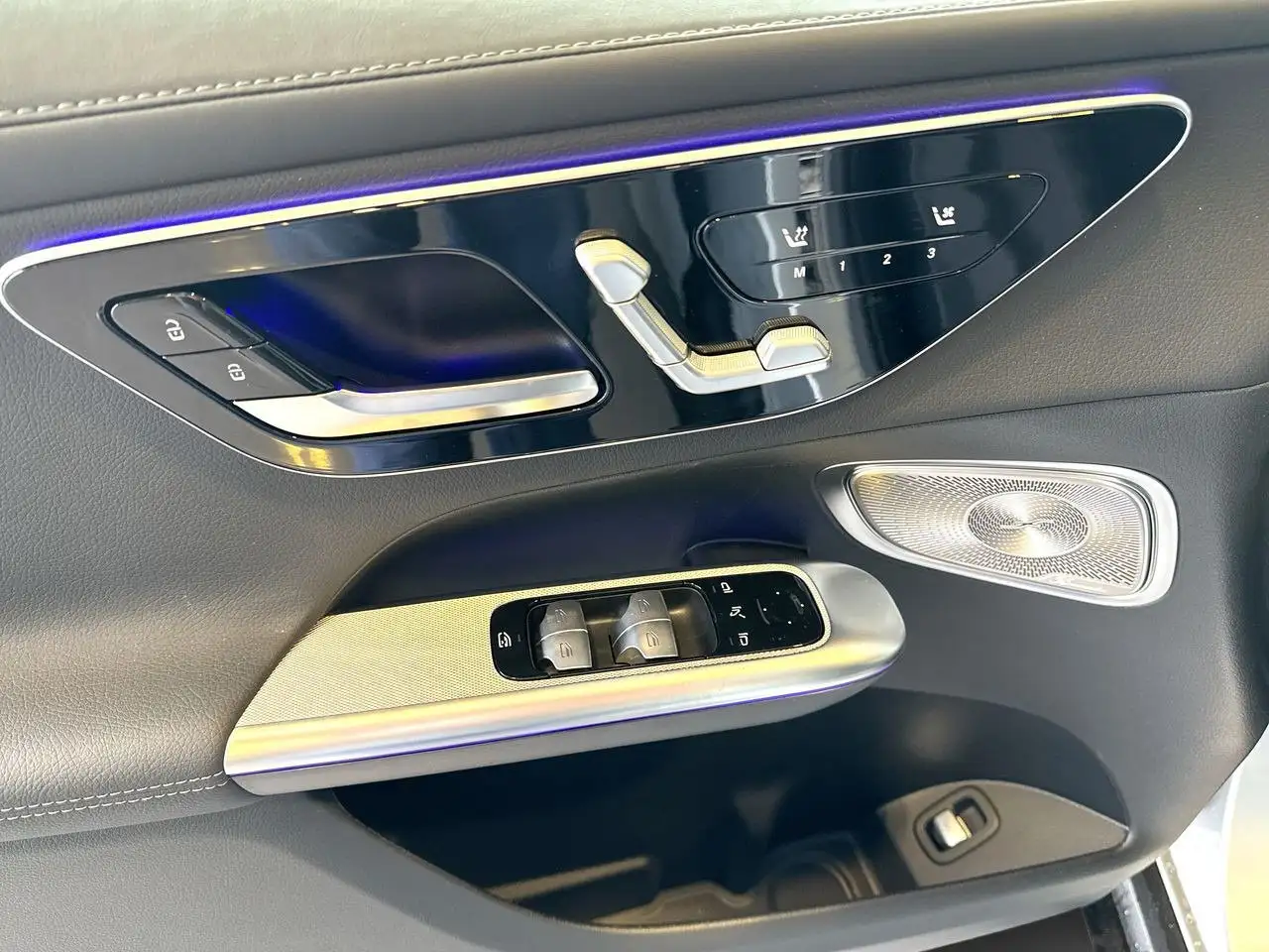 Mercedes-Benz GLC снимка Mercedes-Benz GLC