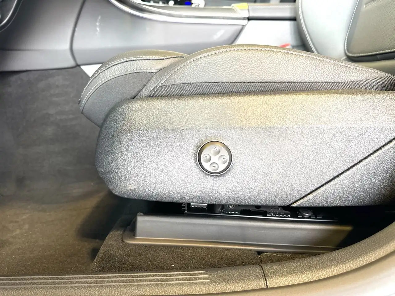 Mercedes-Benz GLC снимка Mercedes-Benz GLC