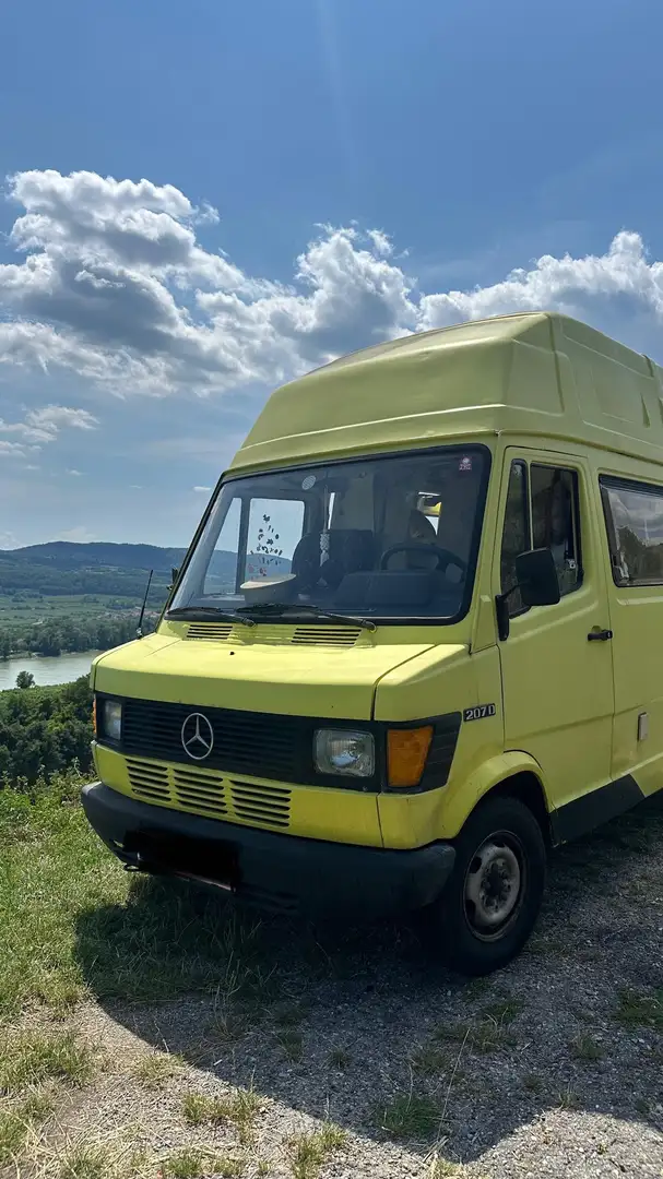 Mercedes-Benz T1 207 D/30 2,80 t Yellow - 2