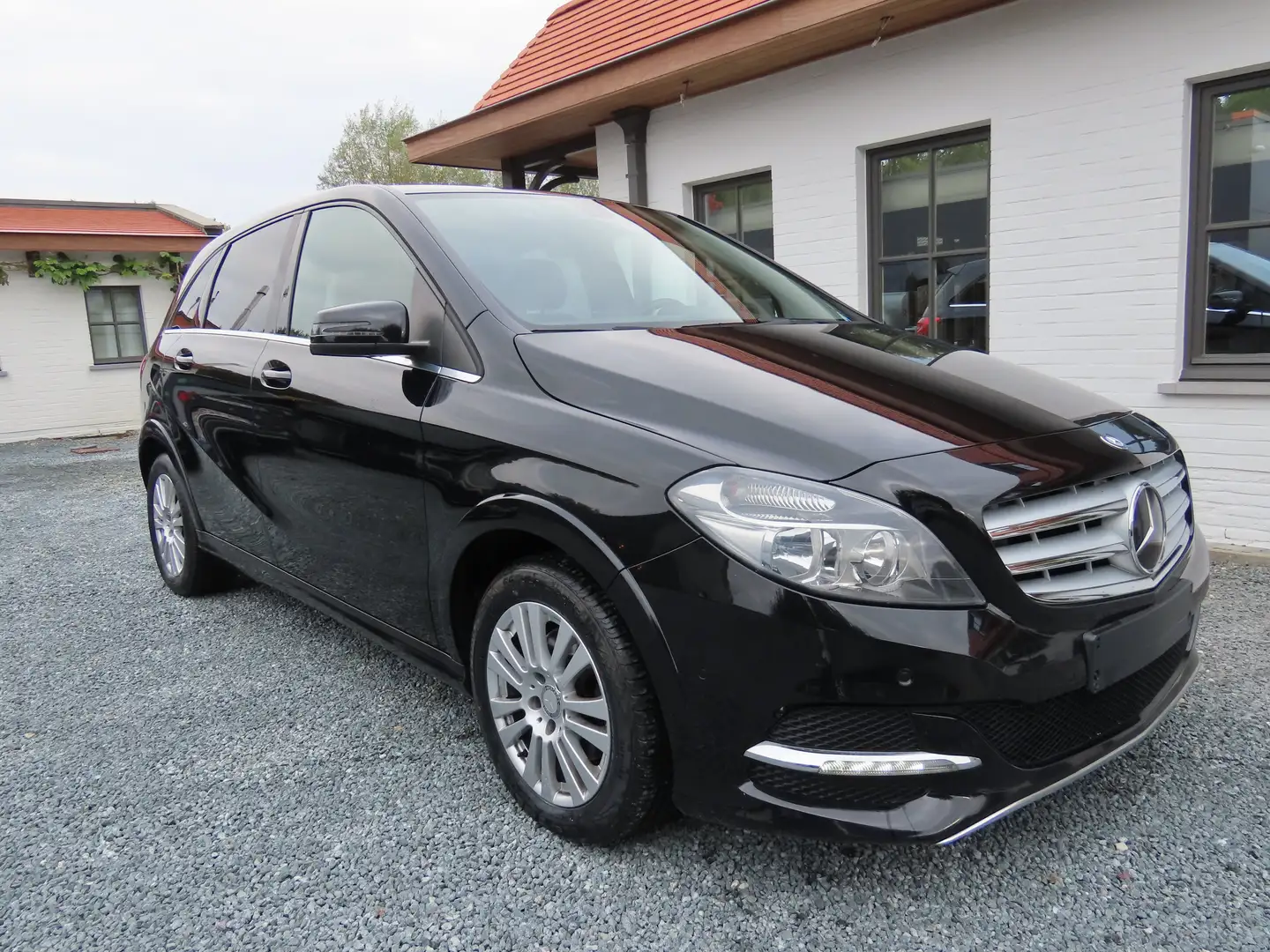 Mercedes-Benz B 200 B 200 Natural Gas Drive 7G-DCT Schwarz - 1