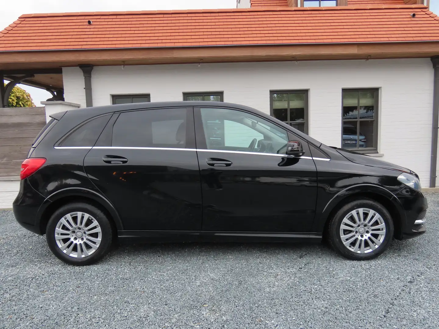 Mercedes-Benz B 200 B 200 Natural Gas Drive 7G-DCT Schwarz - 2