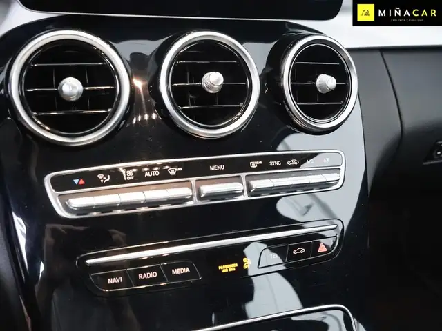 Mercedes-Benz C-Class view 17
