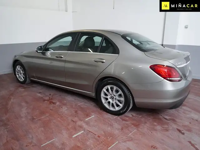 Mercedes-Benz C-Class view 4