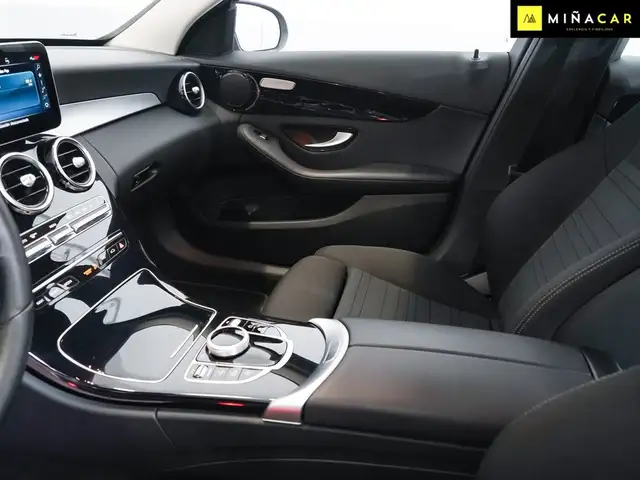 Mercedes-Benz C-Class view 26