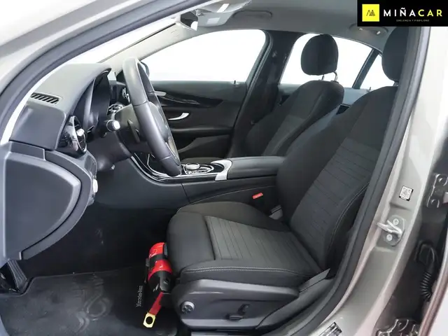 Mercedes-Benz C-Class view 8