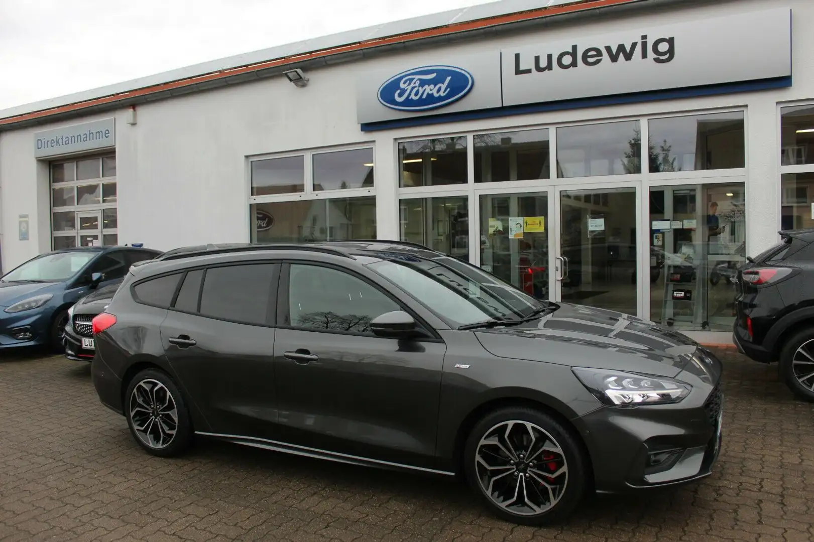 Ford Focus Turnier ST-Line X ACC  TWA LED SHZ Grau - 1