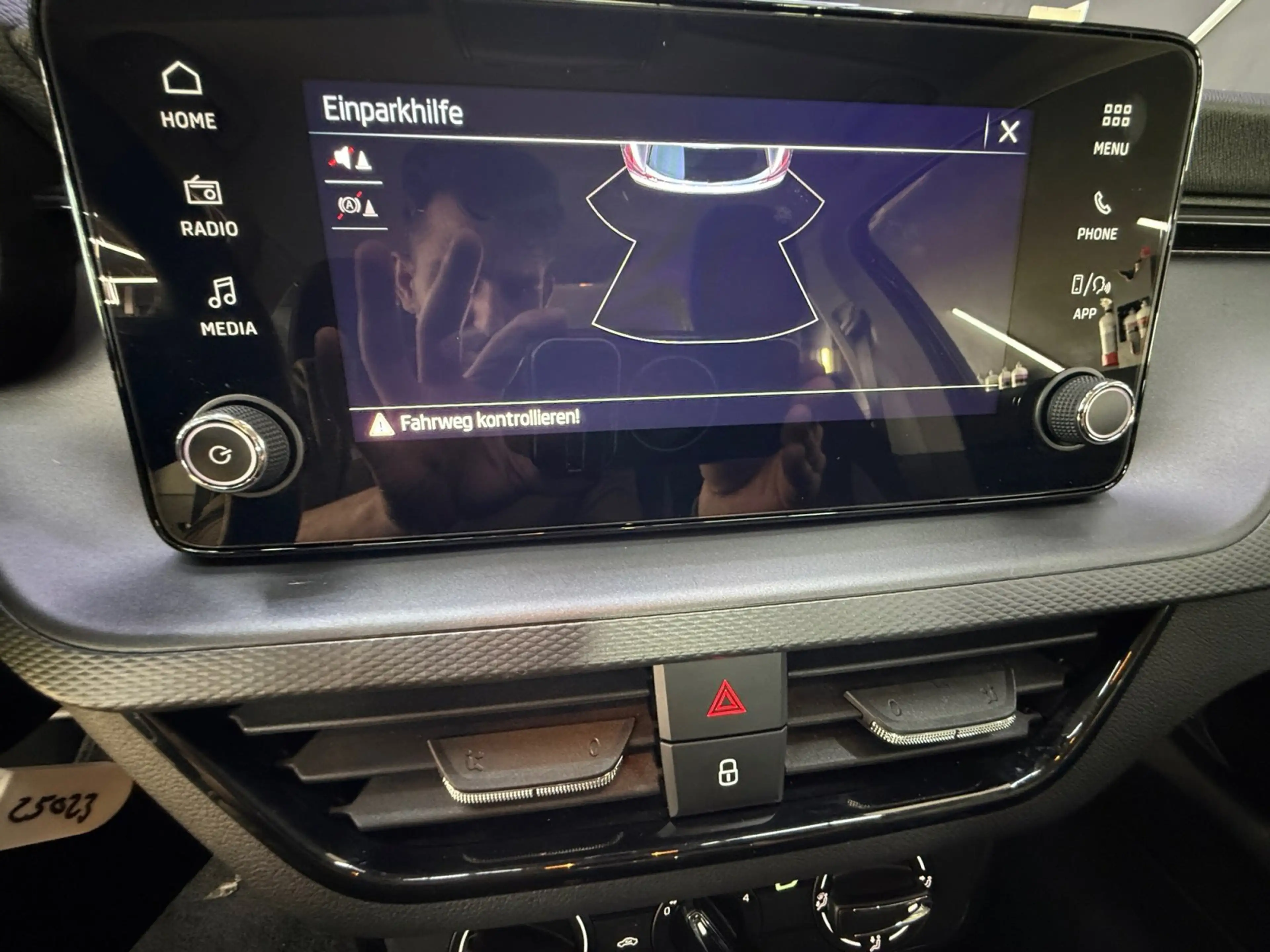 Skoda Kamiq Essence 1.0TSI Spurhalteassistent PDC Klima — photo 15