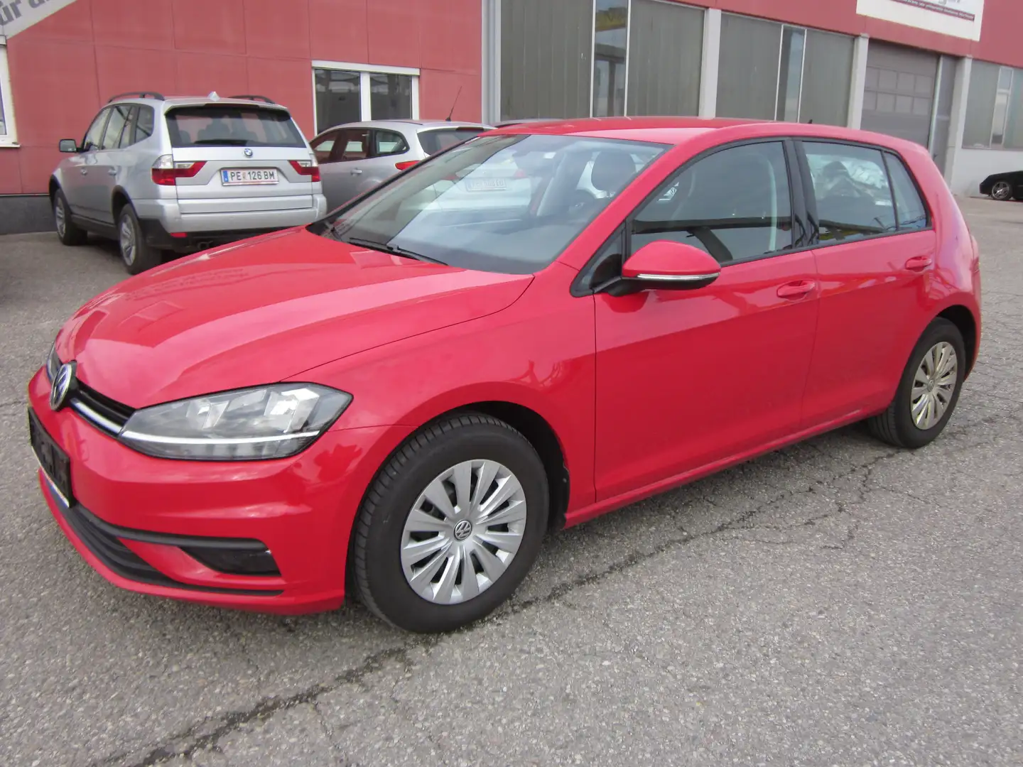 Volkswagen Golf 1,6 TDI SCR Austria Rood - 1