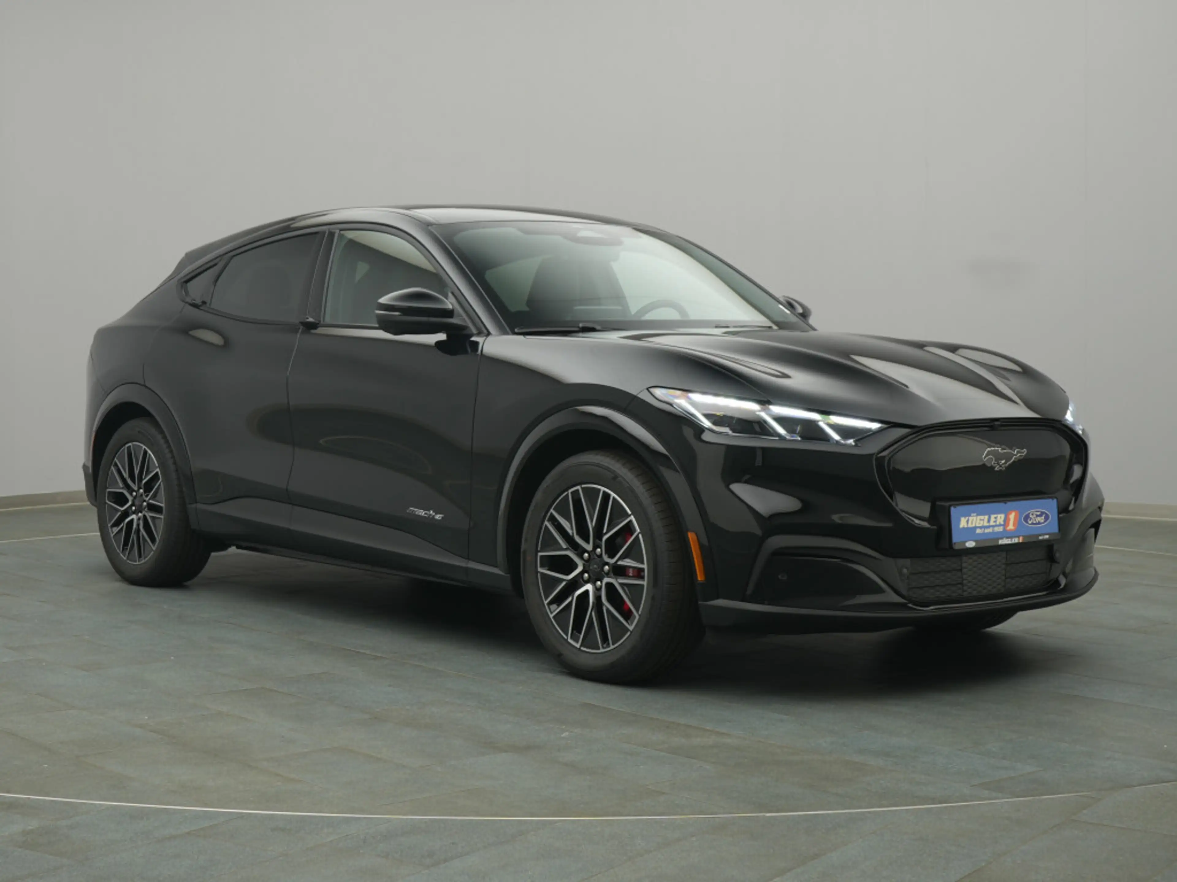 Ford Mustang Mach-E Premium 276PS/ACC/LED/Navi — photo 5