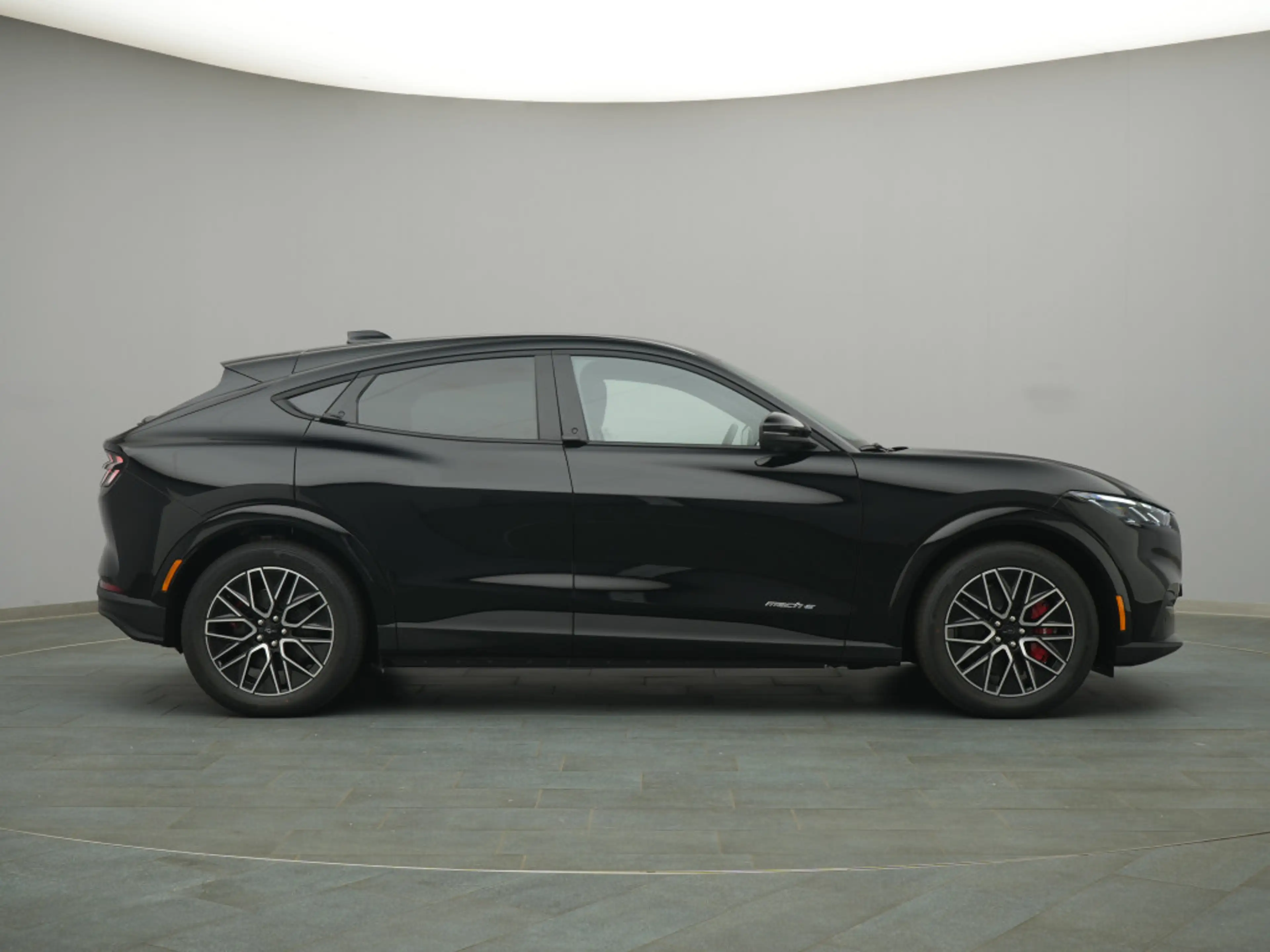 Ford Mustang Mach-E Premium 276PS/ACC/LED/Navi — photo 8