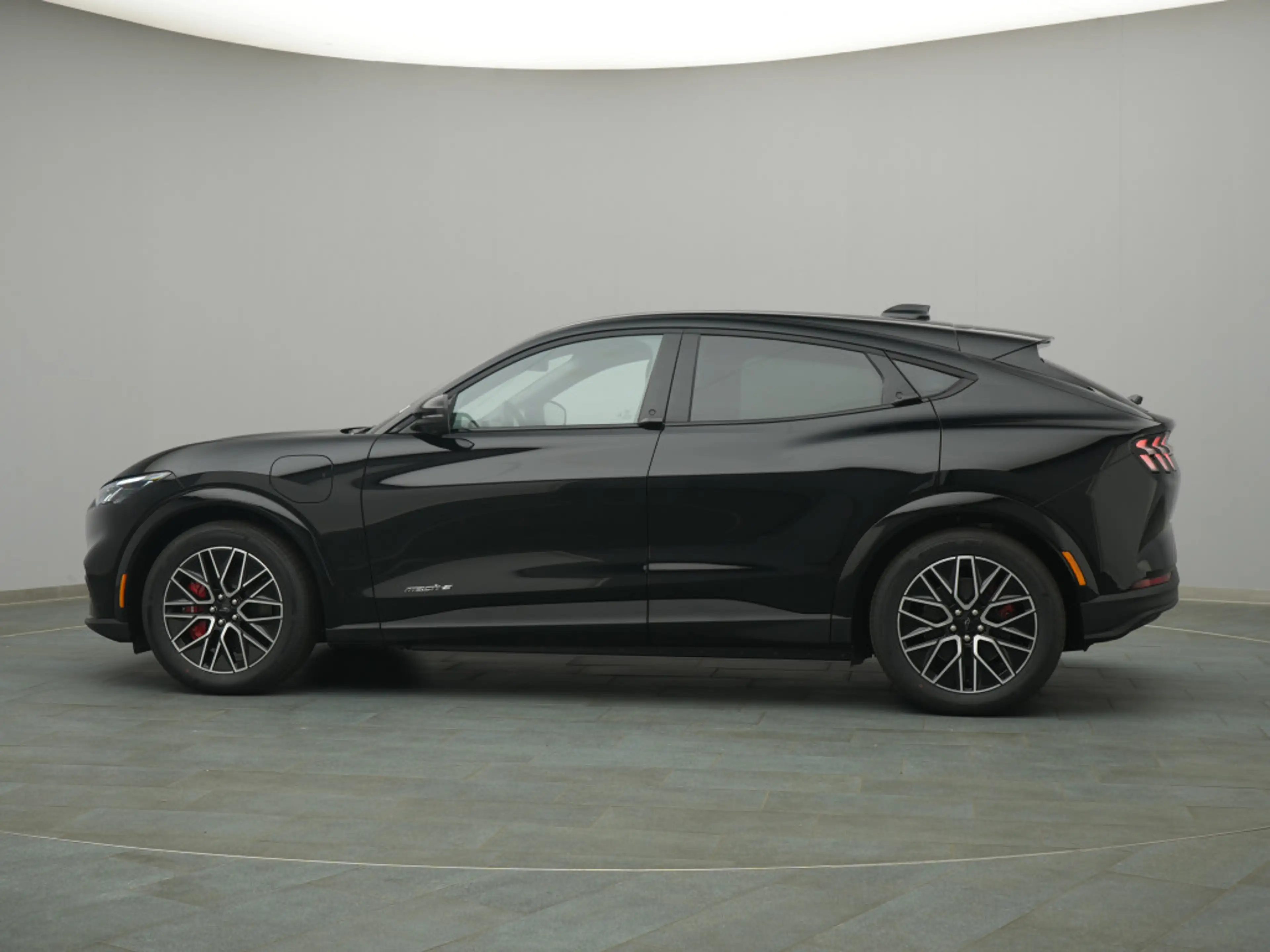 Ford Mustang Mach-E Premium 276PS/ACC/LED/Navi — photo 3