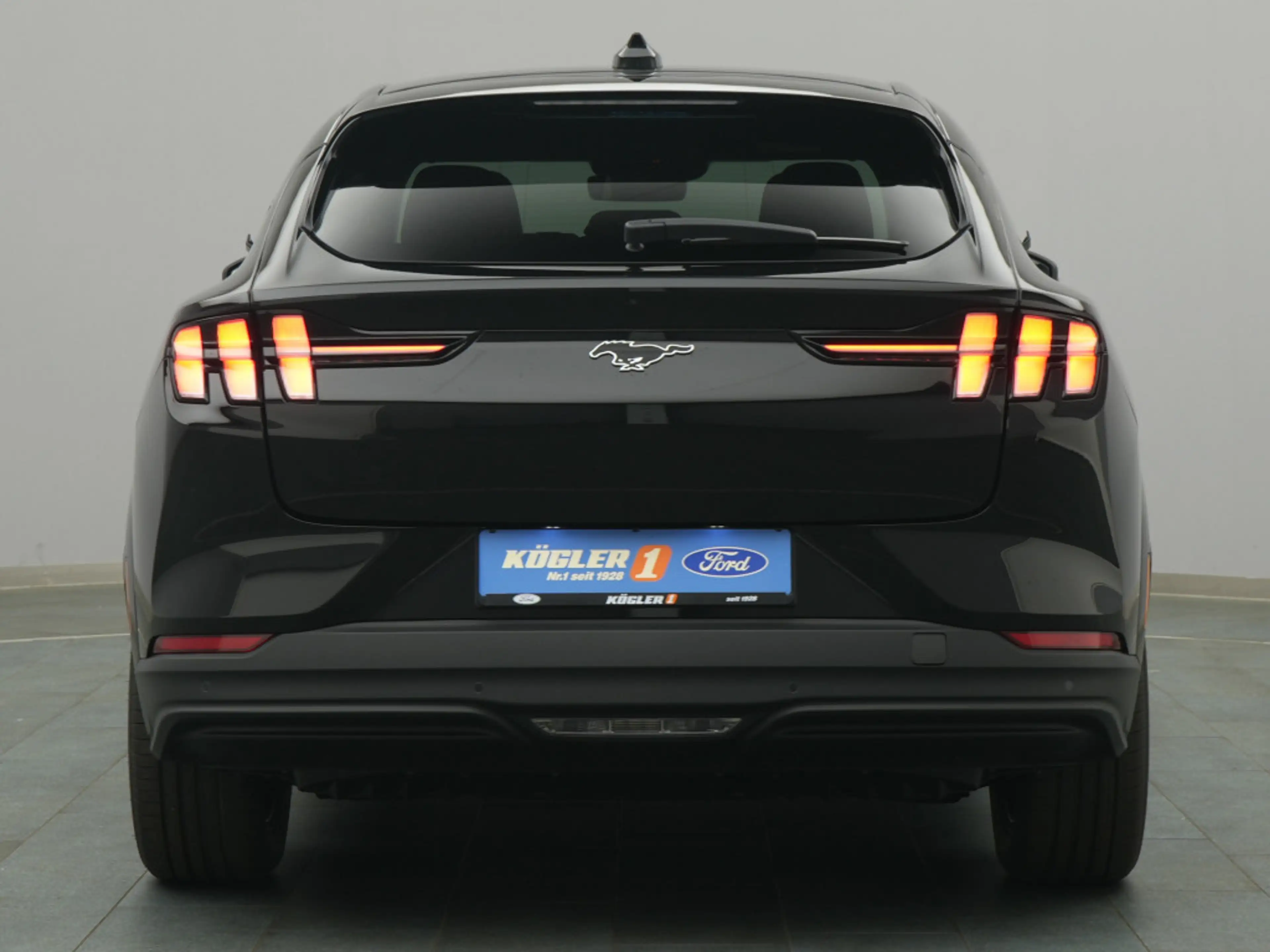 Ford Mustang Mach-E Premium 276PS/ACC/LED/Navi — photo 7