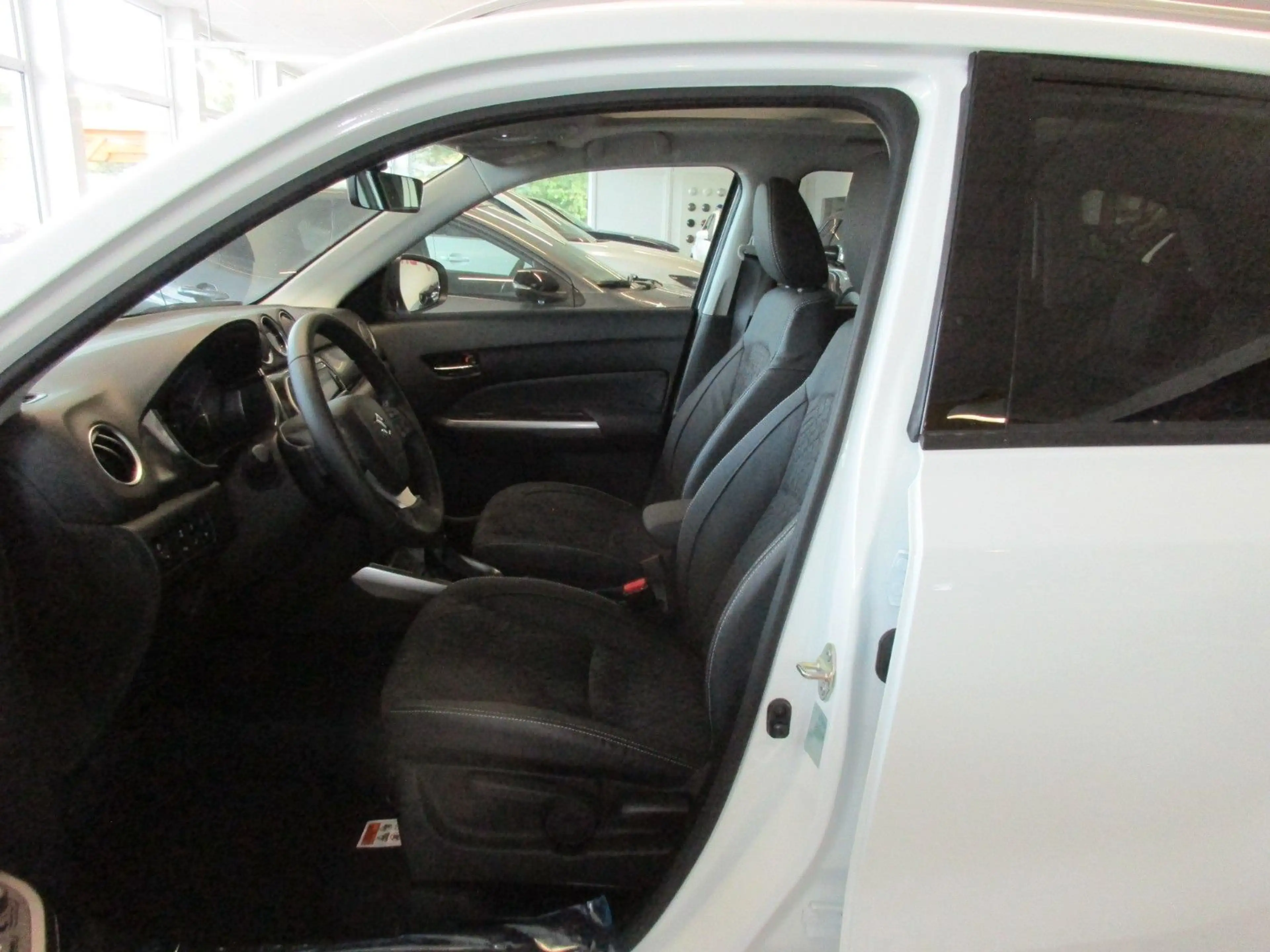 Suzuki Vitara 1.4 Mild-Hybrid Comfort 4x2 6AT — photo 6