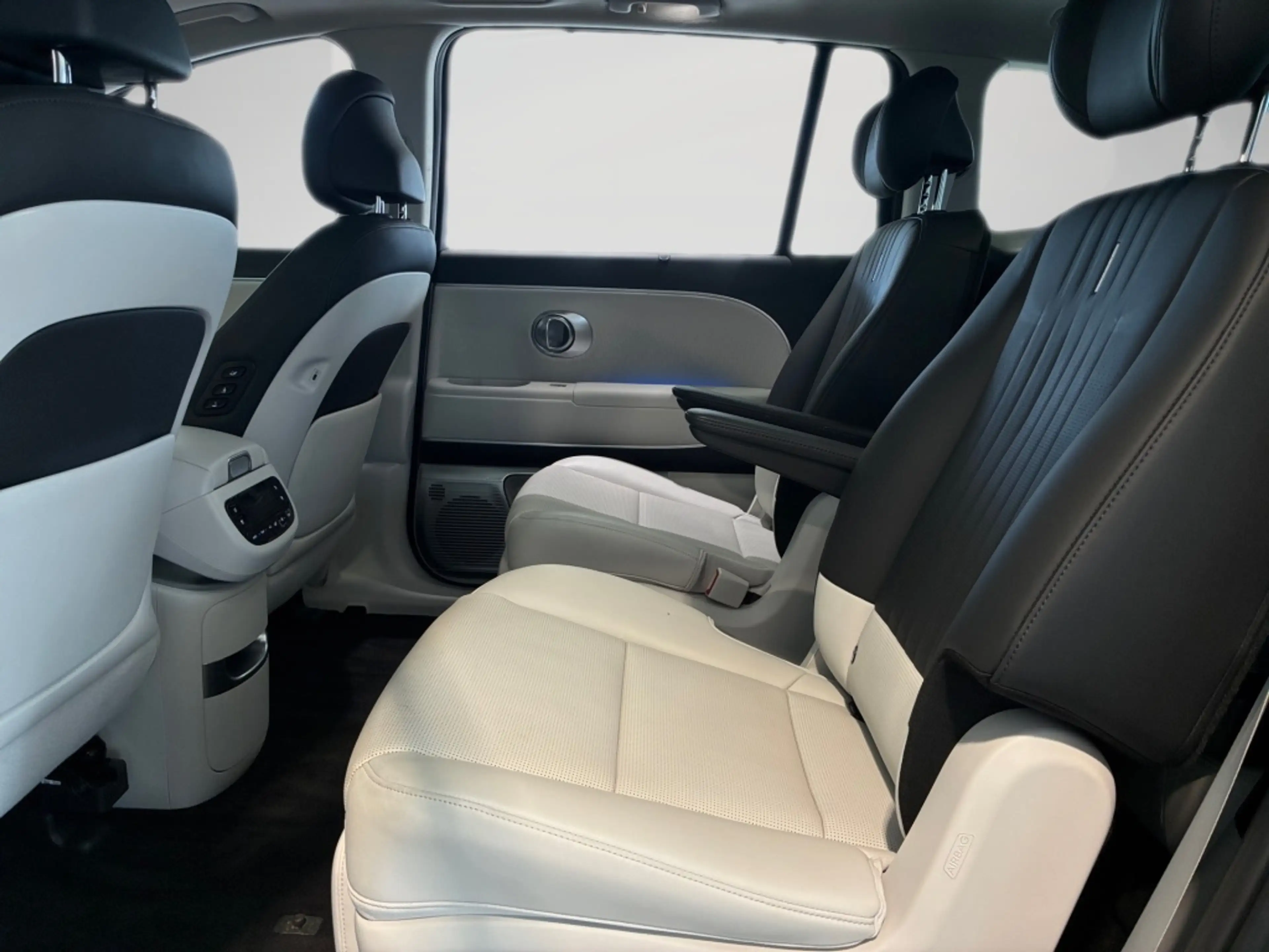 Hyundai IONIQ 9 UNIQ 4WD 6-Sitzer SHZ LHZ HUD PANO NAVI — photo 10