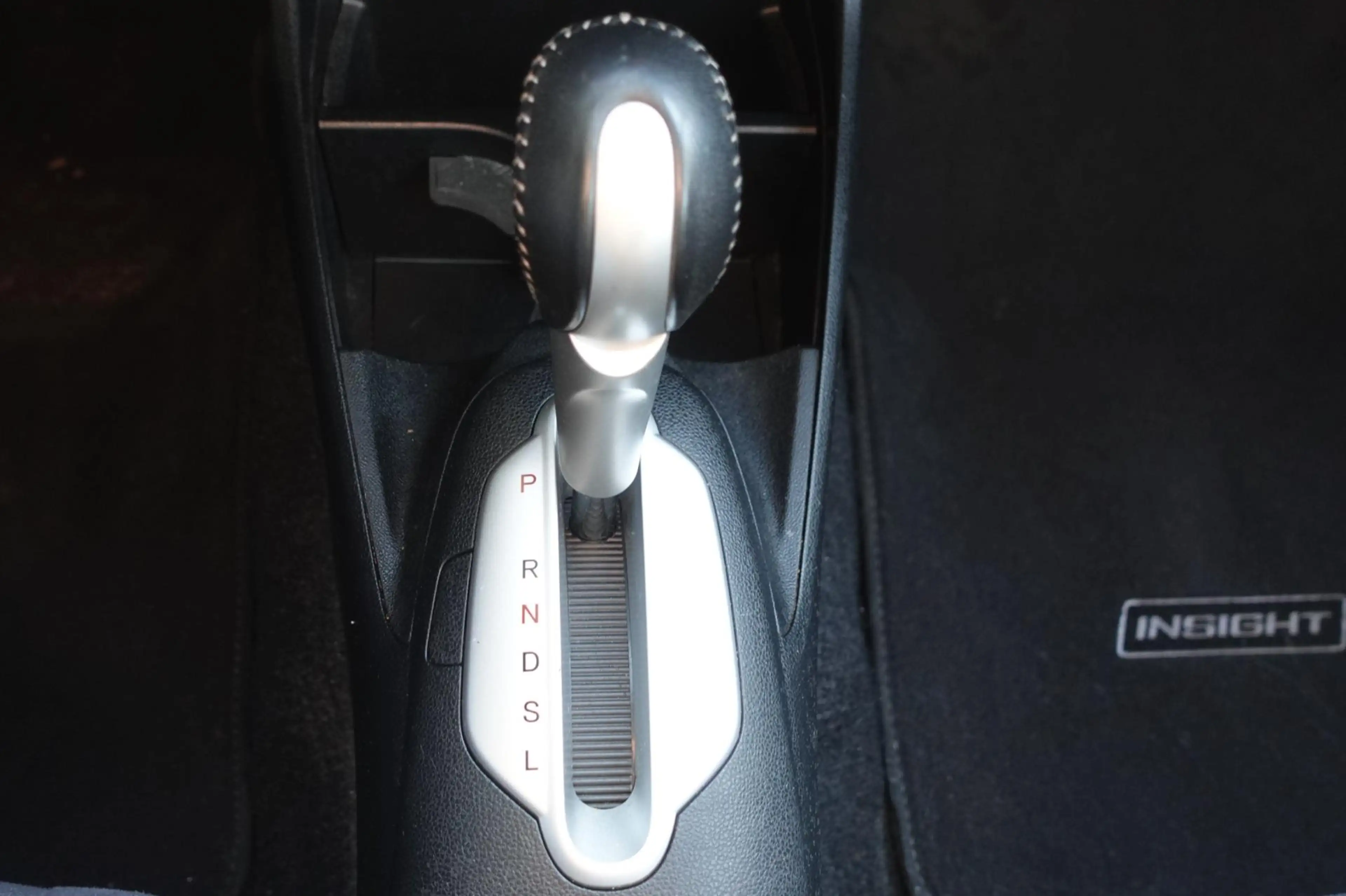 Honda Insight 1.3 S — photo 14
