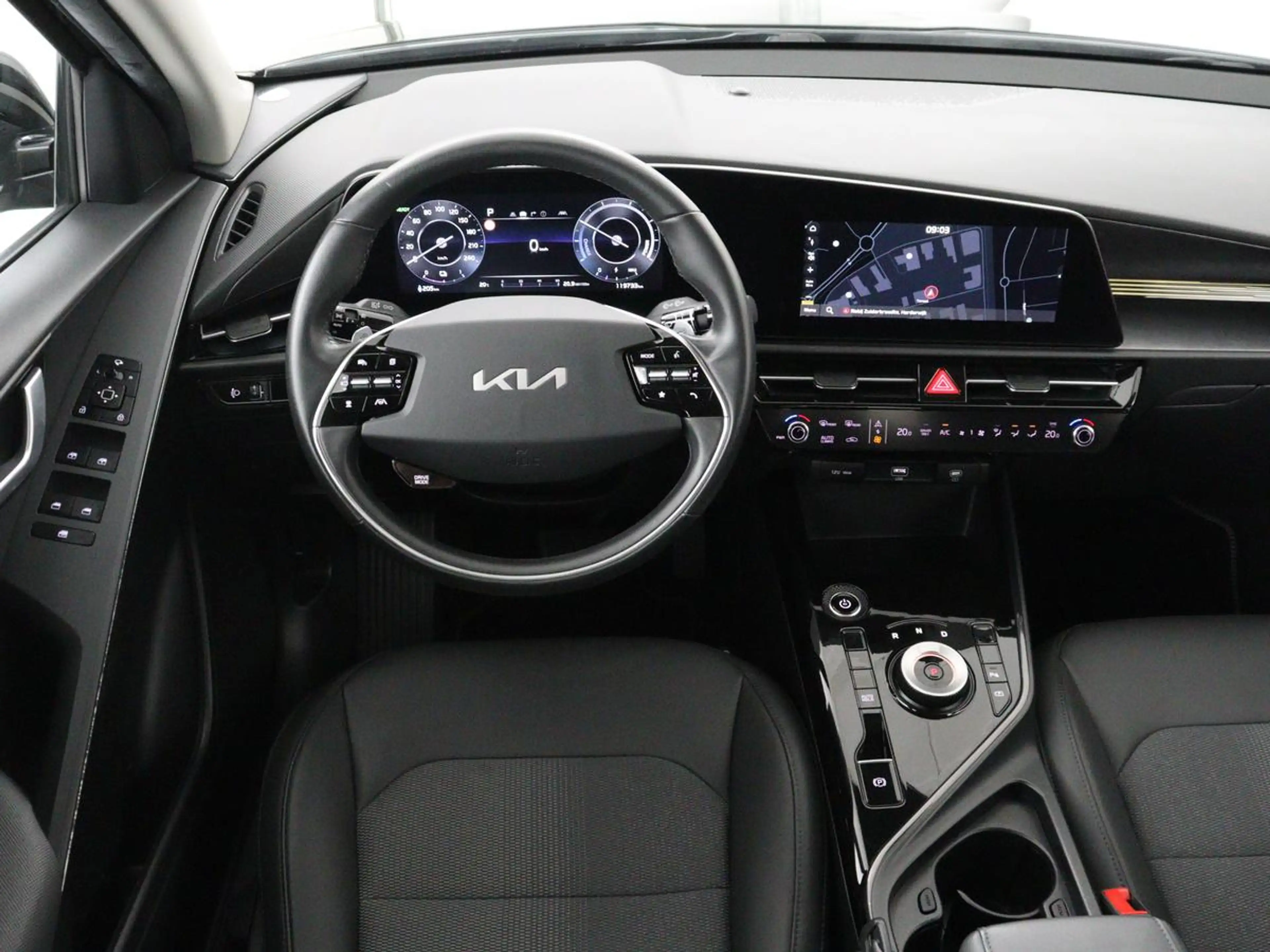 Kia e-Niro EV DynamicLine 64.8 kWh | Adaptive cruise | Half l — photo 3