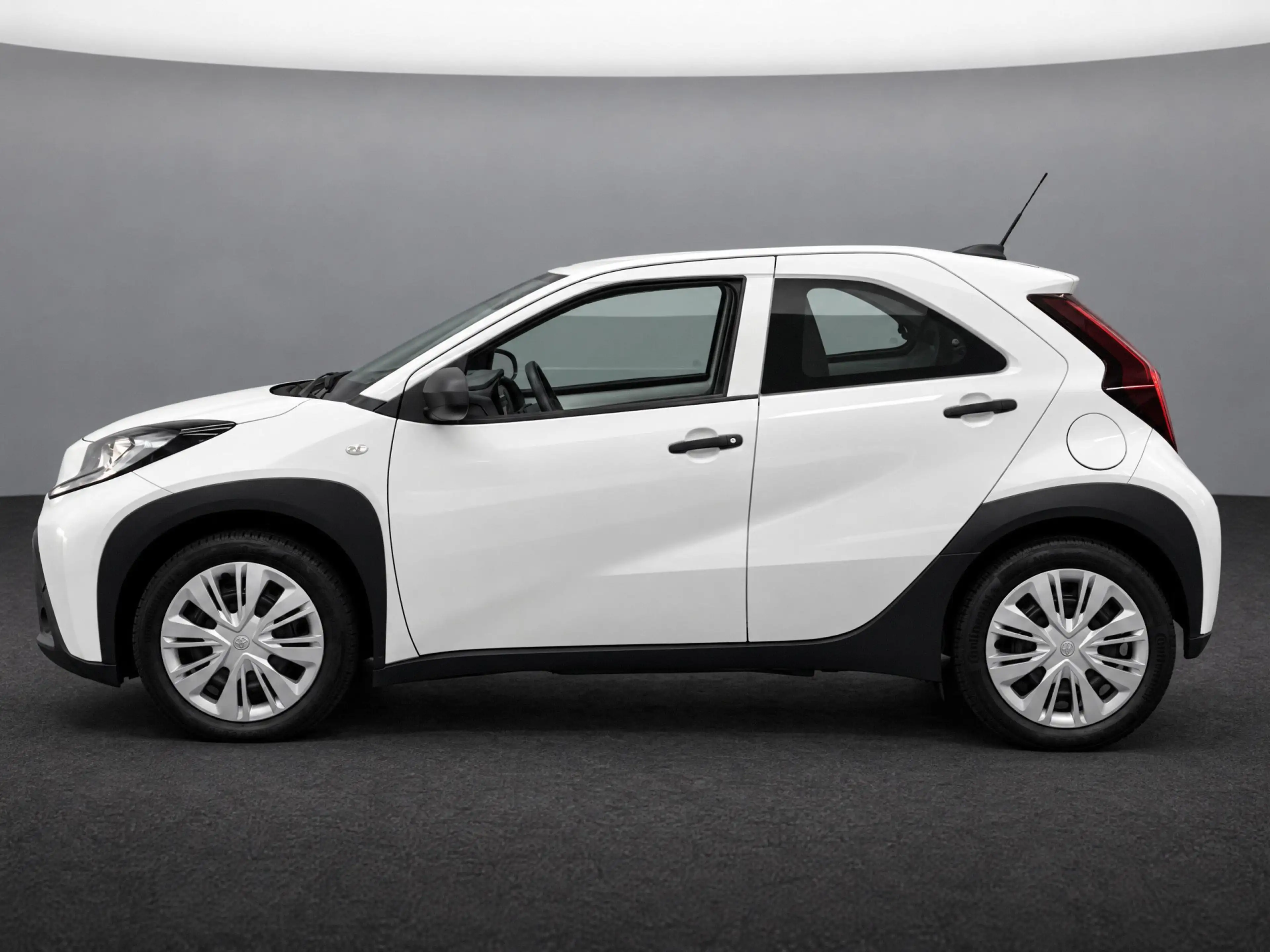 Toyota Aygo X 1.0 VVT-i MT APPLE CARPLAY / ANDROID AUTO | AIRCO — photo 3