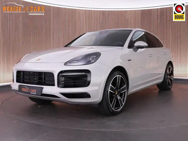 Porsche Cayenne main image