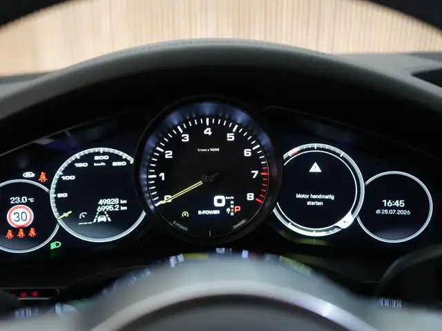 Porsche Cayenne view 13