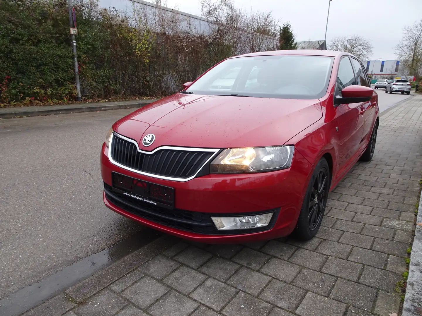 Skoda Rapid/Spaceback Ambition-Garten wagen.4-Türig-Abso-top auto 1A. Czerwony - 2