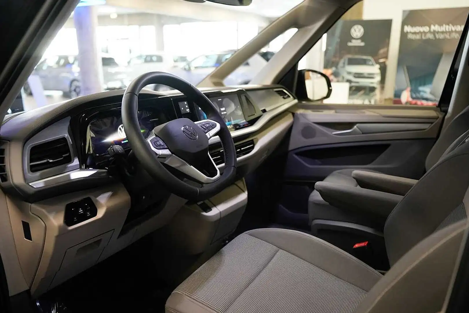 Volkswagen Multivan 7ª '21 2.0 TDI 150CV DSG Life Nero - 2