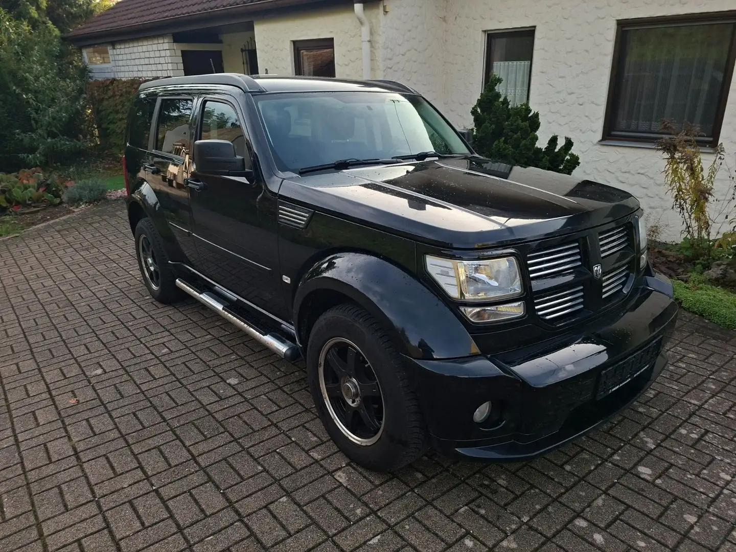 Dodge Nitro RT Schwarz - 1