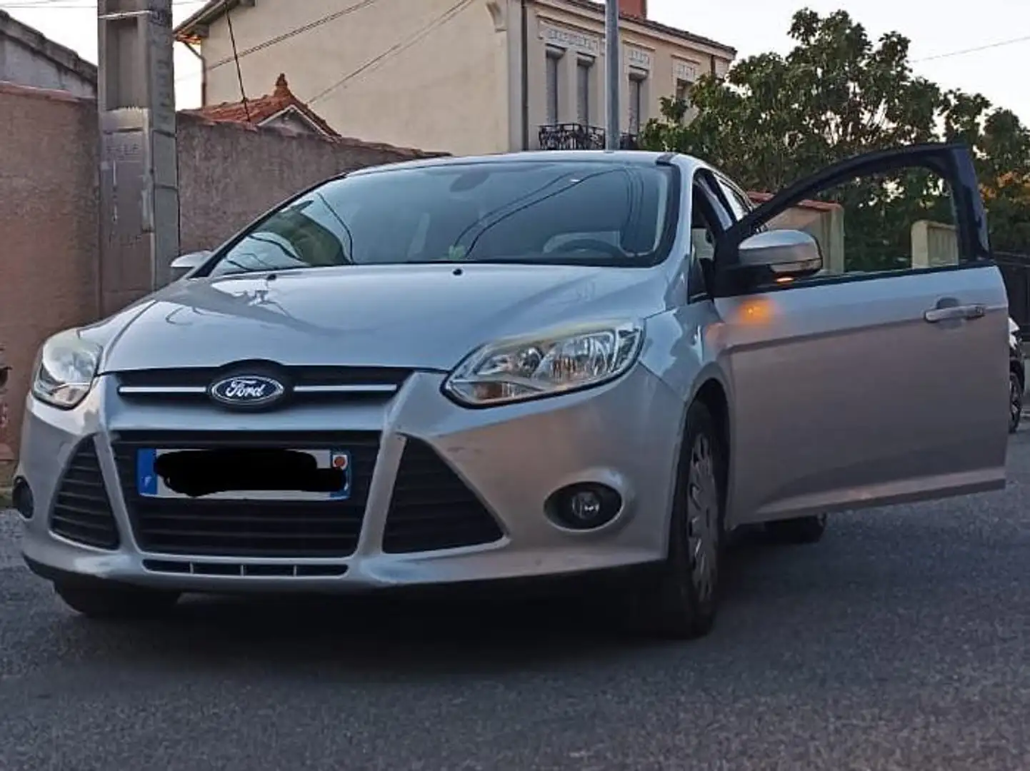 Ford Focus SW 1.6 TDCi 105 ECOnetic Technology 88g Trend Gris - 1