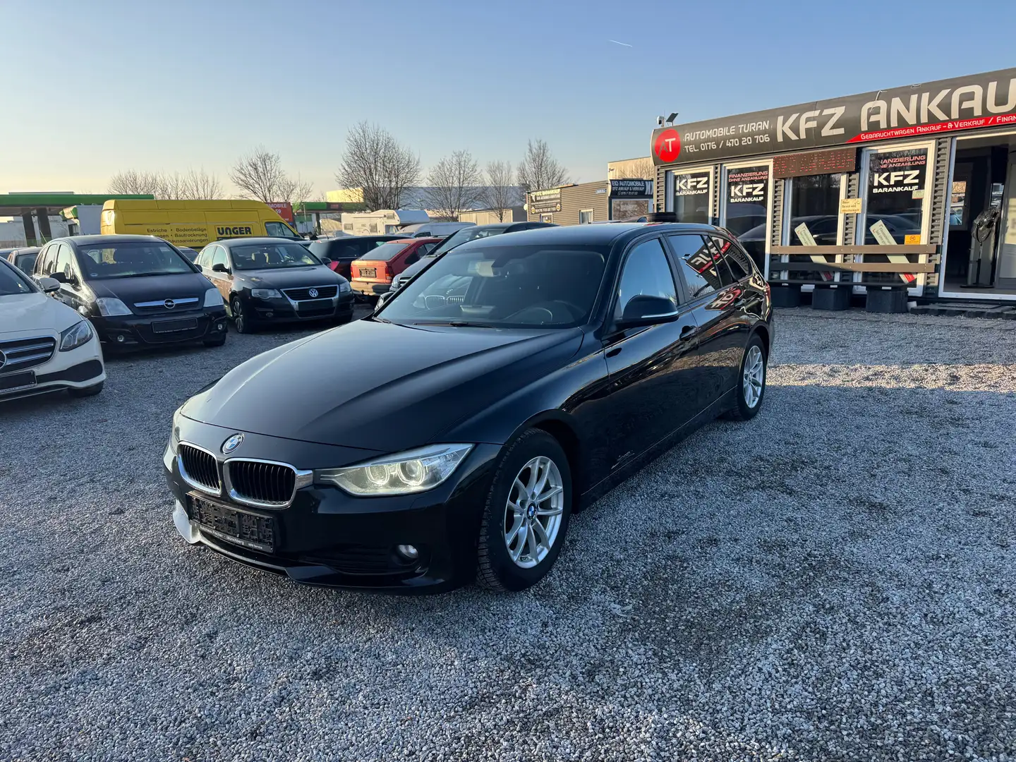 BMW 318 318 d Klimaautomatik!Sitzheizung!!Kamera!!Navi!! Schwarz - 1