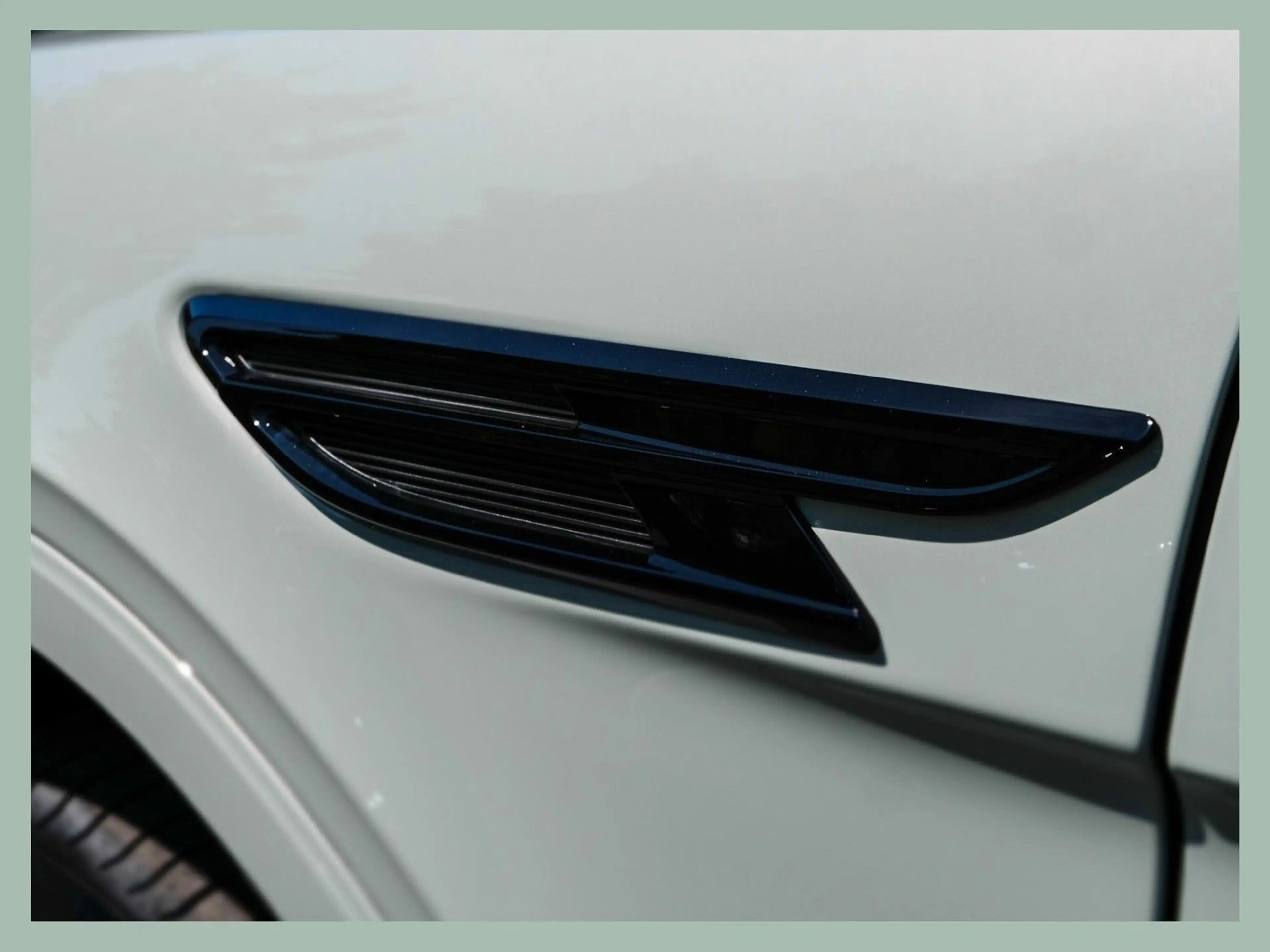 Bentley Bentayga S V8 // BENTLEY DÜSSELDORF — photo 6