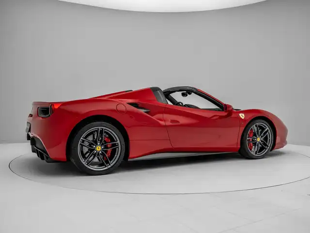 Ferrari 488 view 7