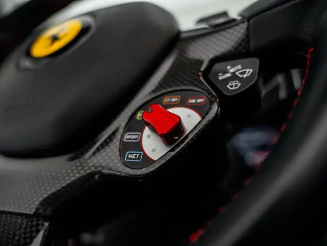 Ferrari 488 view 21