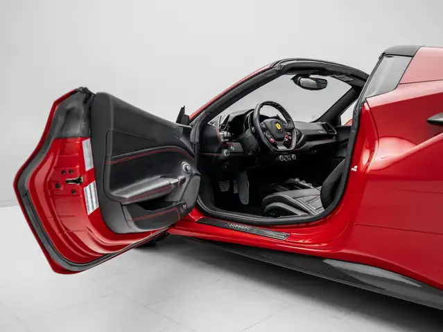 Ferrari 488 view 15