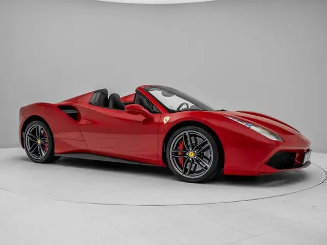 Ferrari 488 view 5
