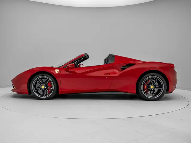 Ferrari 488 view 12