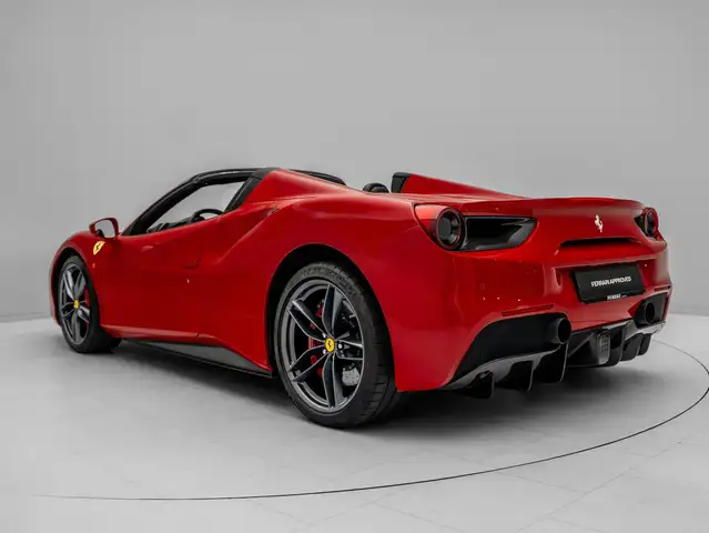 Ferrari 488 view 10