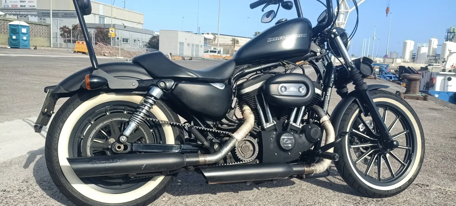 Harley-Davidson Iron 883 Negro - 1