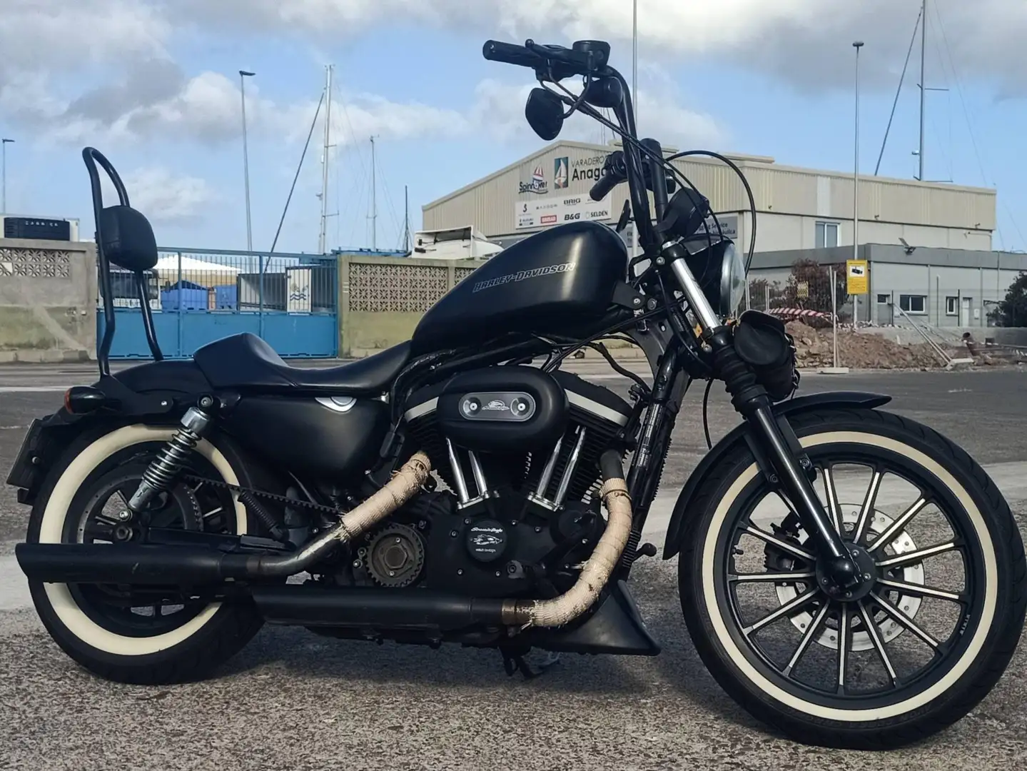 Harley-Davidson Iron 883 Negro - 2