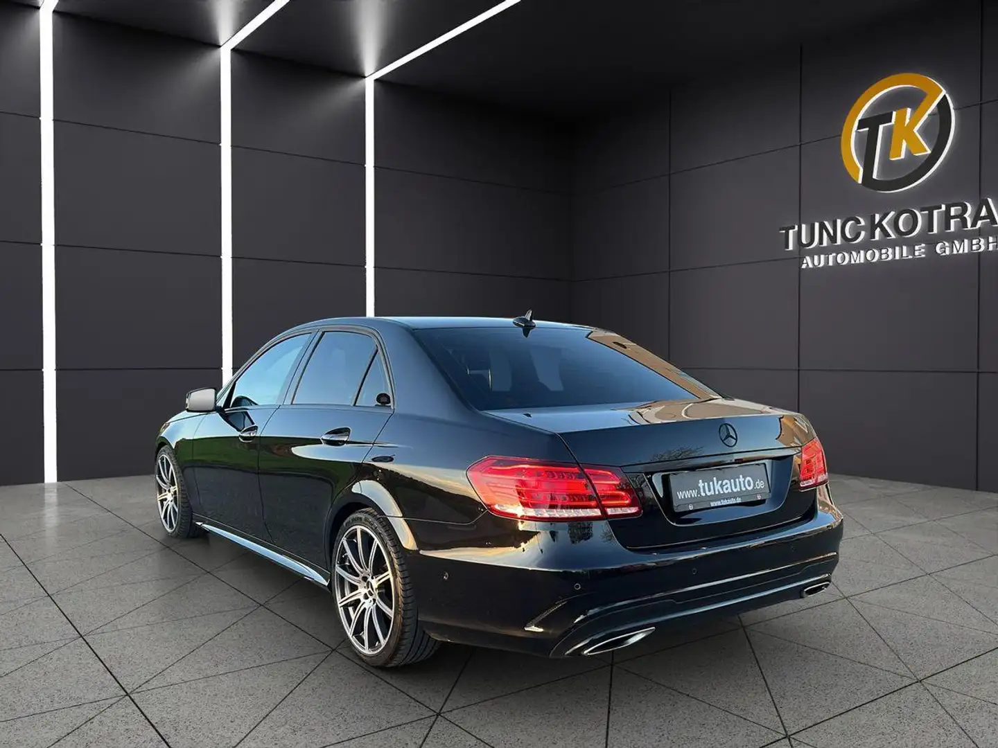 Mercedes-Benz E 350 LIM 4M|AMG|LUFT|STDHZ|PANO|DISTRON|360|H&K Schwarz - 2