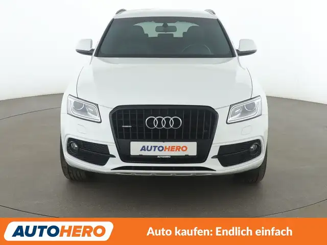Audi Q5 view 9