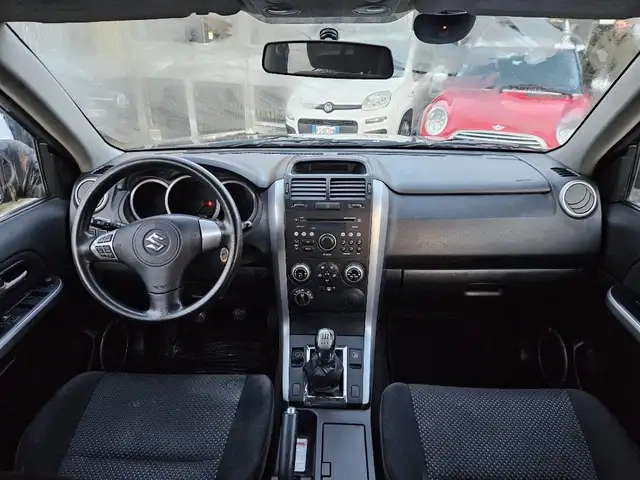 Suzuki Grand Vitara view 10