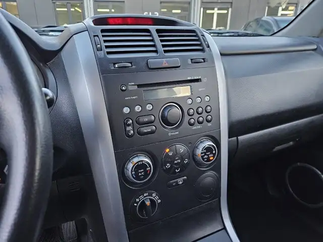 Suzuki Grand Vitara view 14