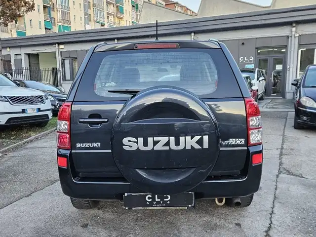 Suzuki Grand Vitara view 5