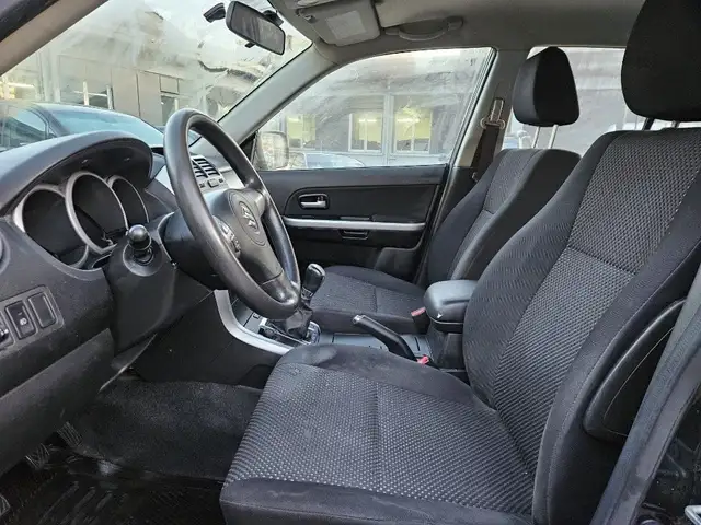 Suzuki Grand Vitara view 8