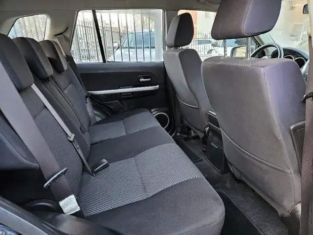 Suzuki Grand Vitara view 13