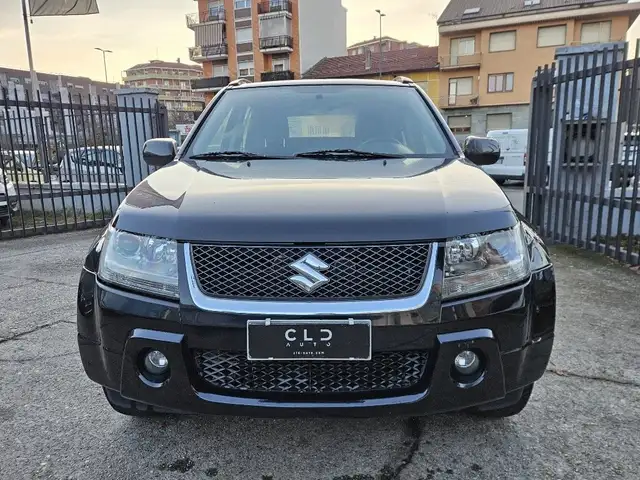 Suzuki Grand Vitara view 2